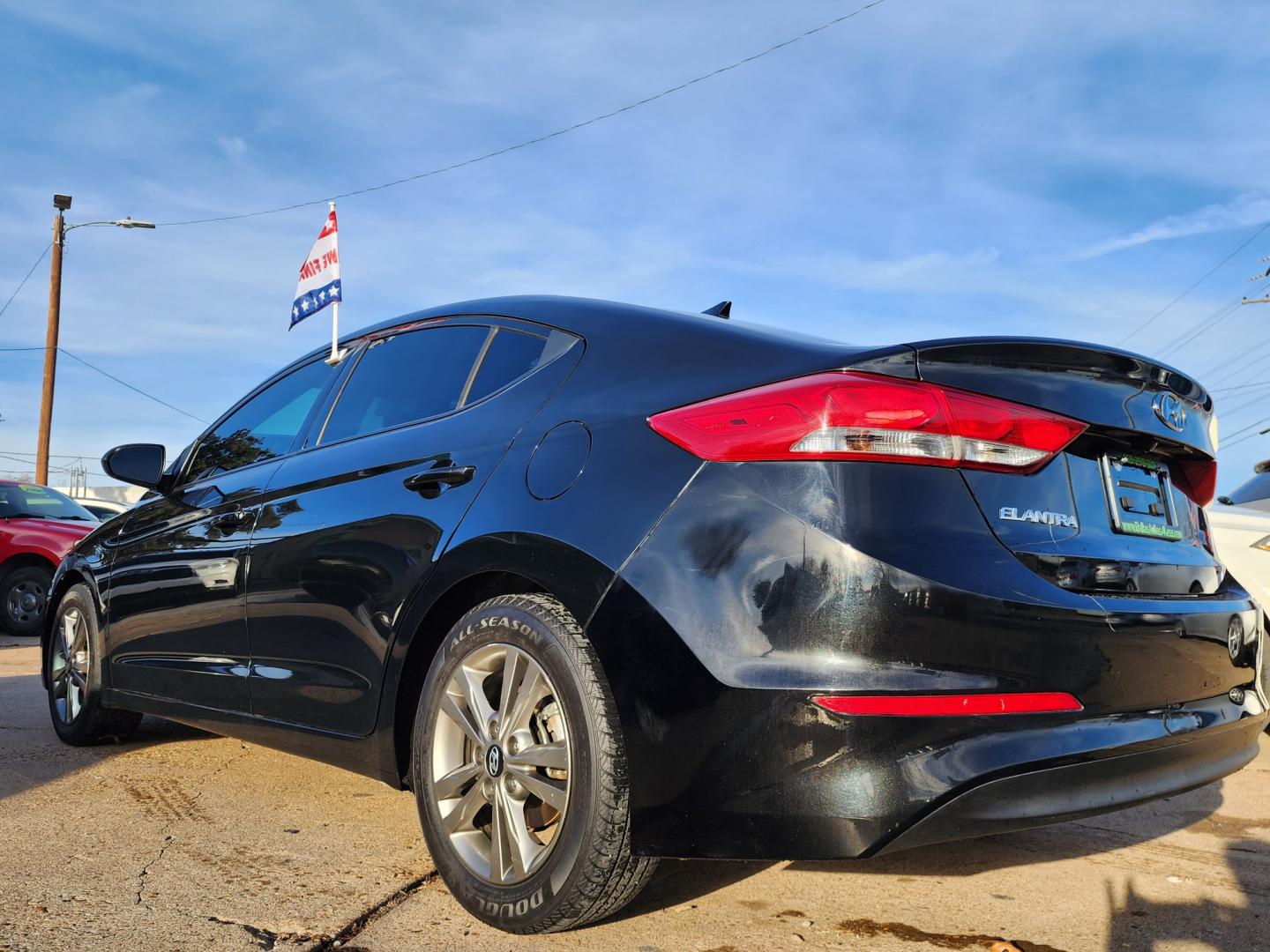 2018 BLACK Hyundai Elantra (5NPD84LF0JH) , AUTO transmission, located at 2660 S.Garland Avenue, Garland, TX, 75041, (469) 298-3118, 32.885551, -96.655602 - Photo#4